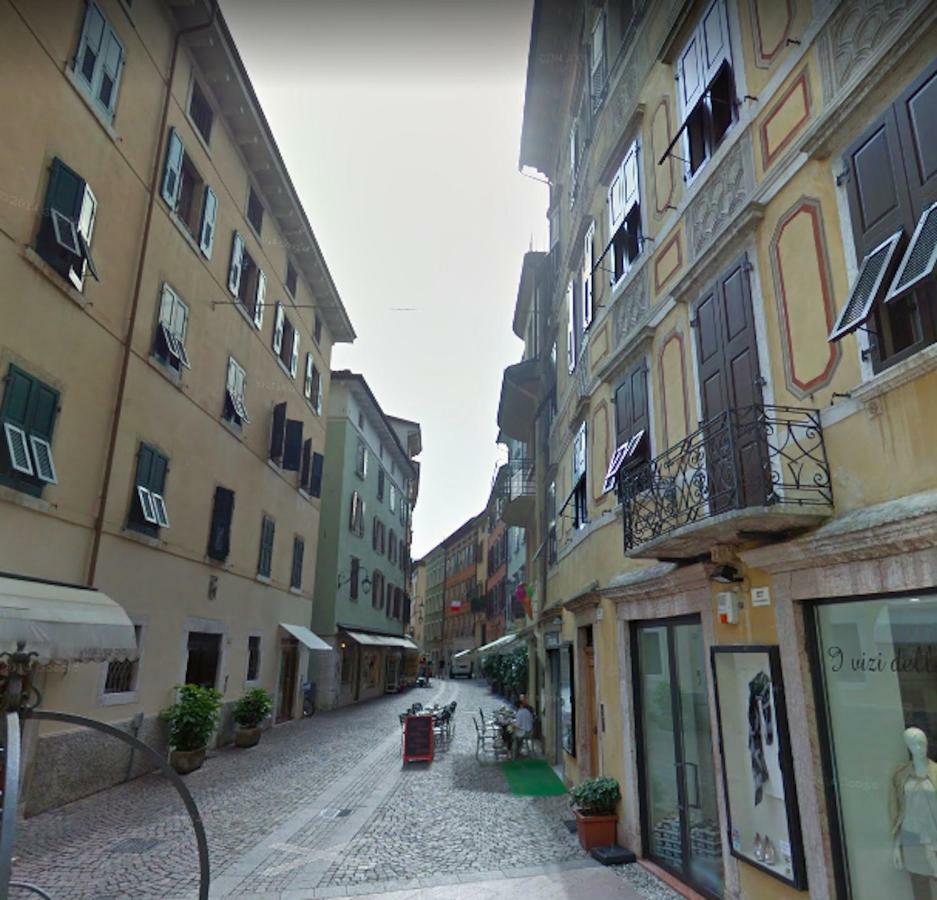 City Heart Riva del Garda Bagian luar foto